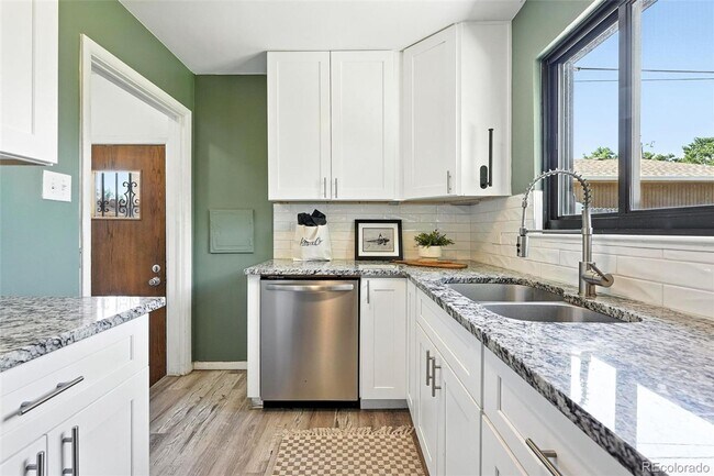 Foto del edificio - 3 Bed, 2 Bath Home in Denver