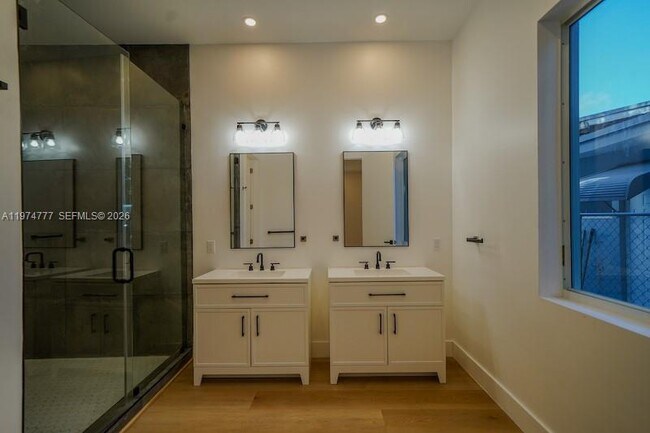 Foto del edificio - 112 NW 24th Ct