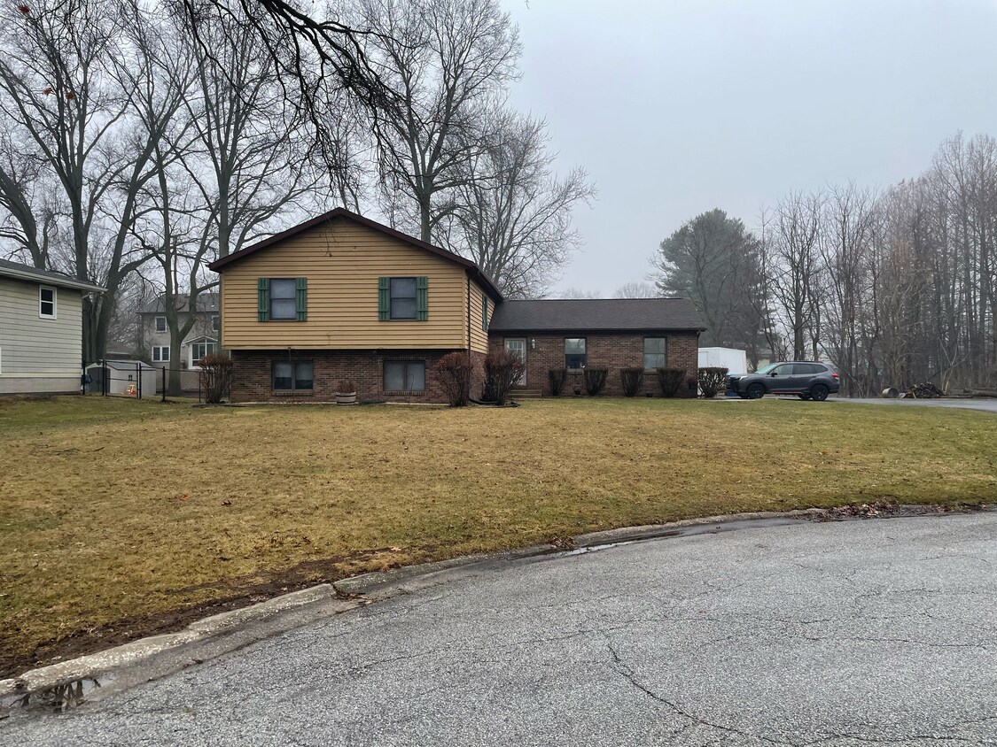 Foto del edificio - 801 Dunewood Dr