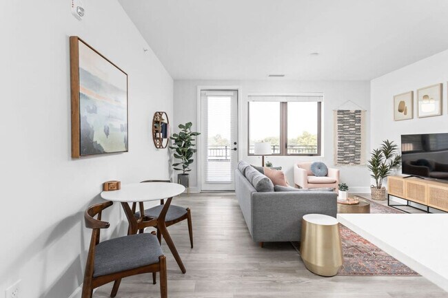 Foto del edificio - 5858 N College Ave