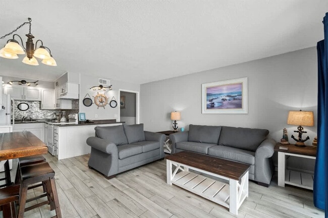 Foto del edificio - 8743 Thomas Dr