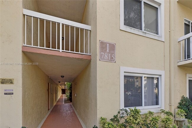 Building Photo - 7815 Camino Real