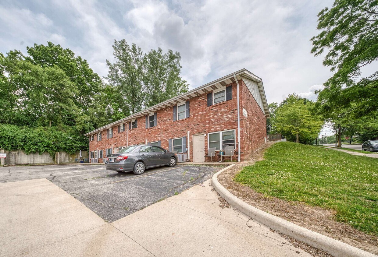 Primary Photo - Hillside Apartments