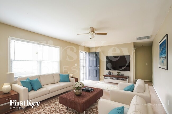Foto del edificio - 8738 Montery Rd