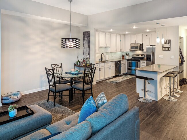 Open kitchen - 433 S 7th St