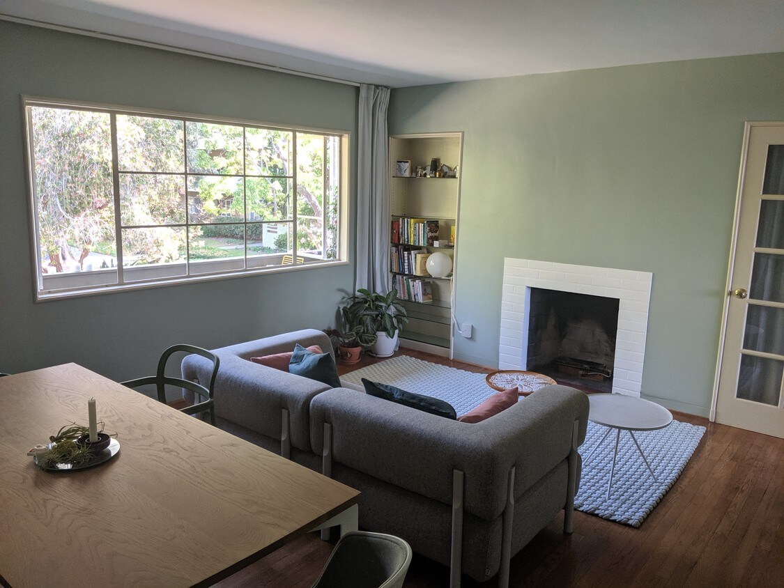 Living Room with View - 5337 1/2 Village Green