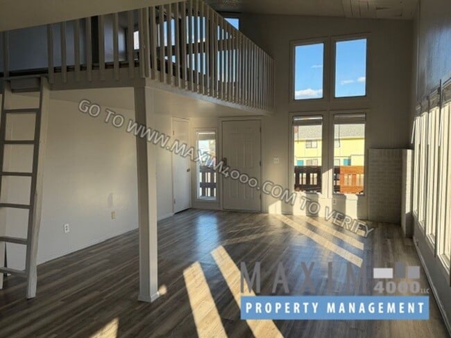 Photo - 559 N Sparn St Apartment