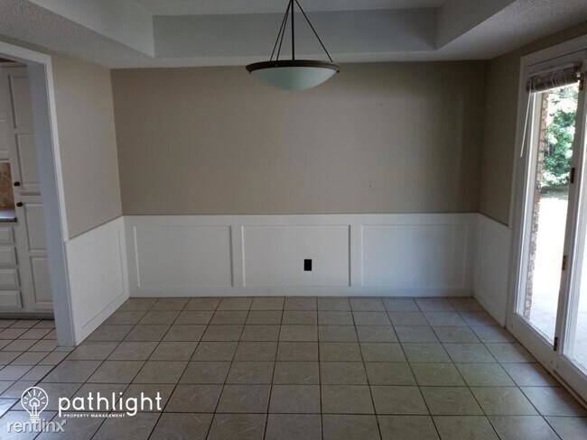 Foto del edificio - 3 br, 2 bath House - 2201 S Chestnut Avenu...