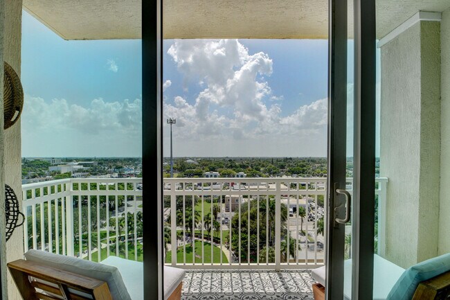 Building Photo - 450 N Federal Hwy