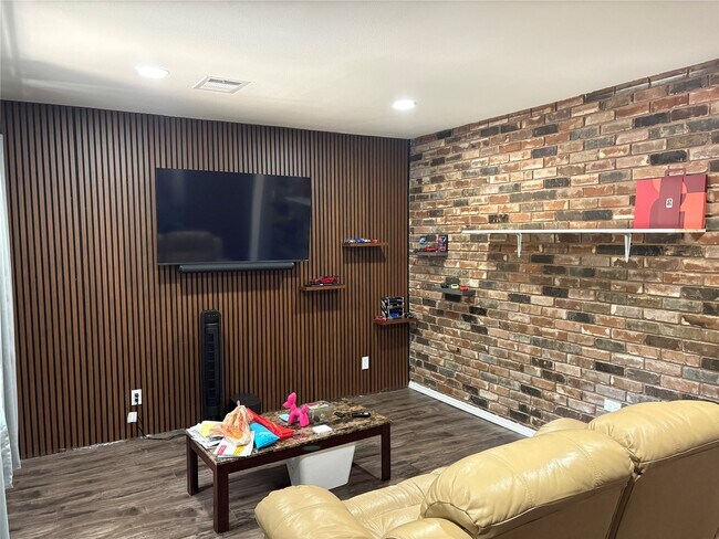 Foto del edificio - 7122 Sharpcrest St