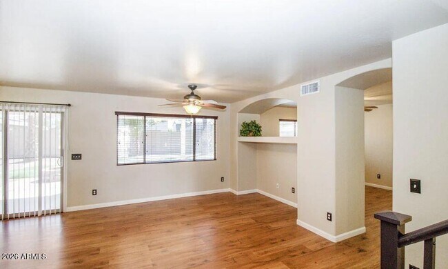Foto del edificio - 1449 E 11th St