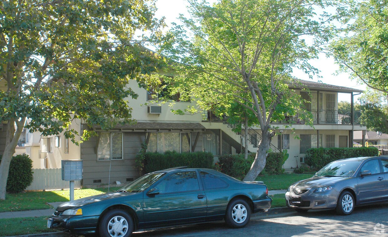 Primary Photo - 2492-2496 Almaden Rd