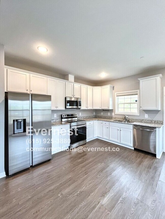 Foto del edificio - 4-Bedroom, 2-Bathroom Home in a Convenient...