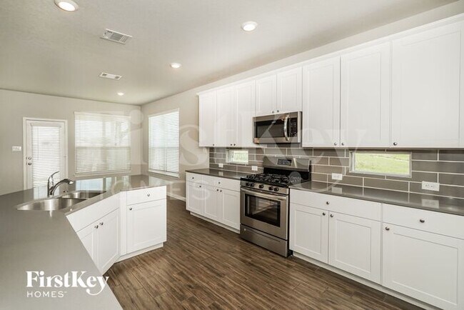 Building Photo - 9231 Fullerton Way
