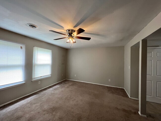 Foto del edificio - 3 bedroom Townhome in Portsmouth