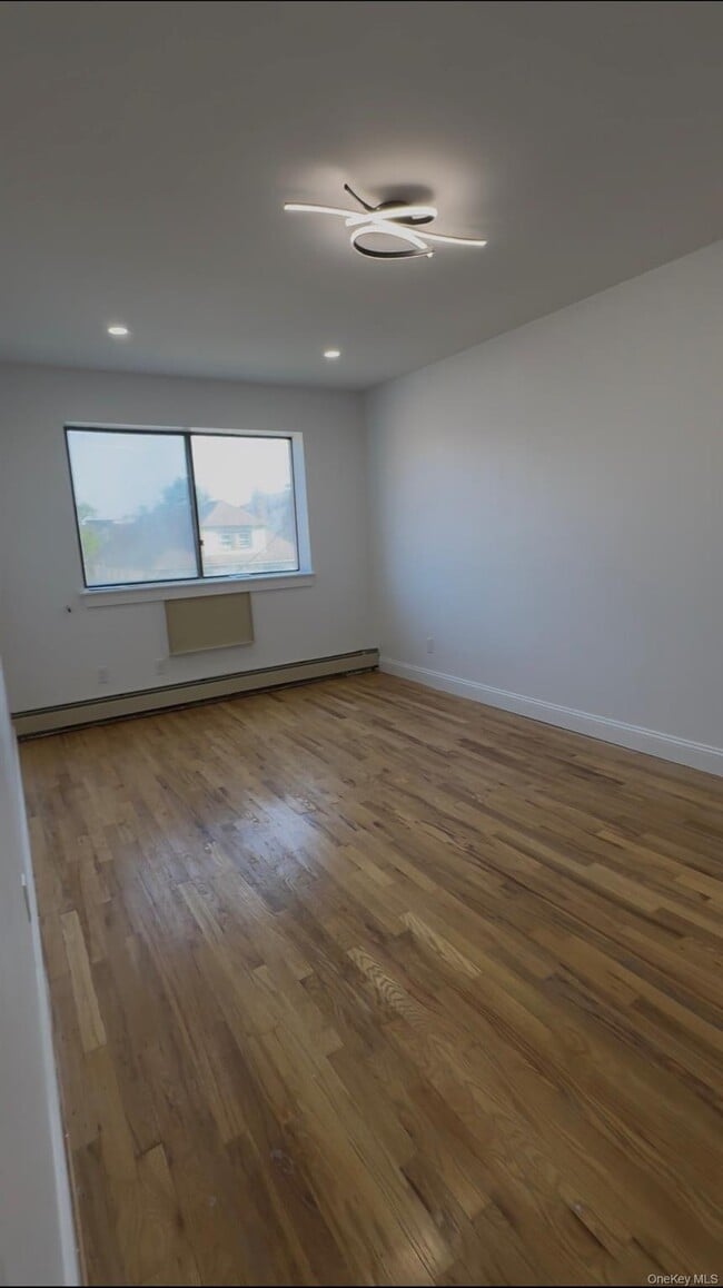 Foto del edificio - 94-28-94-53 53rd Ave