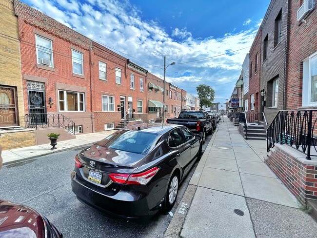 Building Photo - 2628 S Chadwick St