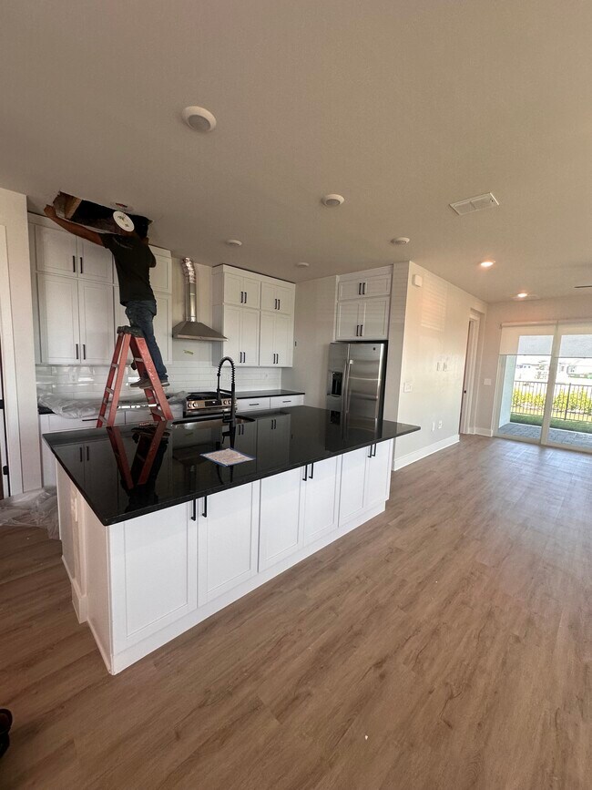 Building Photo - 8875 Oceana Wy