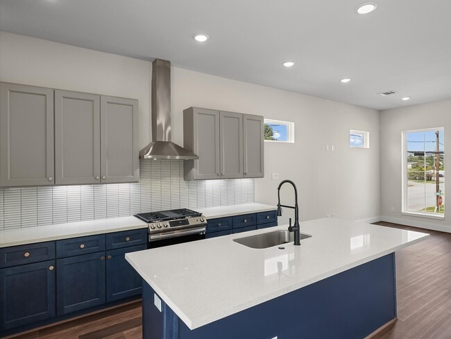Foto del edificio - 3903 Pinemont Dr