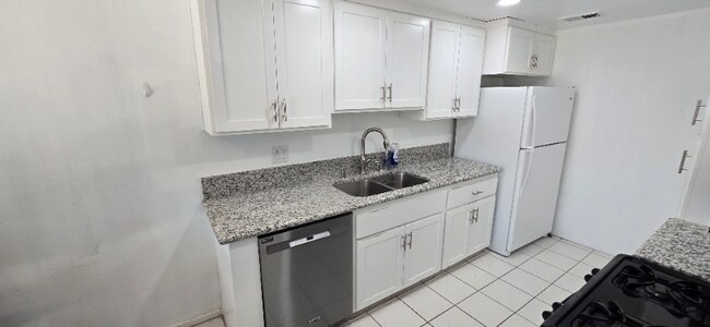 Foto del edificio - 1437 Clemson Way