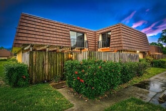 Building Photo - 1802 18th Ln