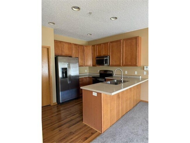 Building Photo - 5017 Everest Ln N