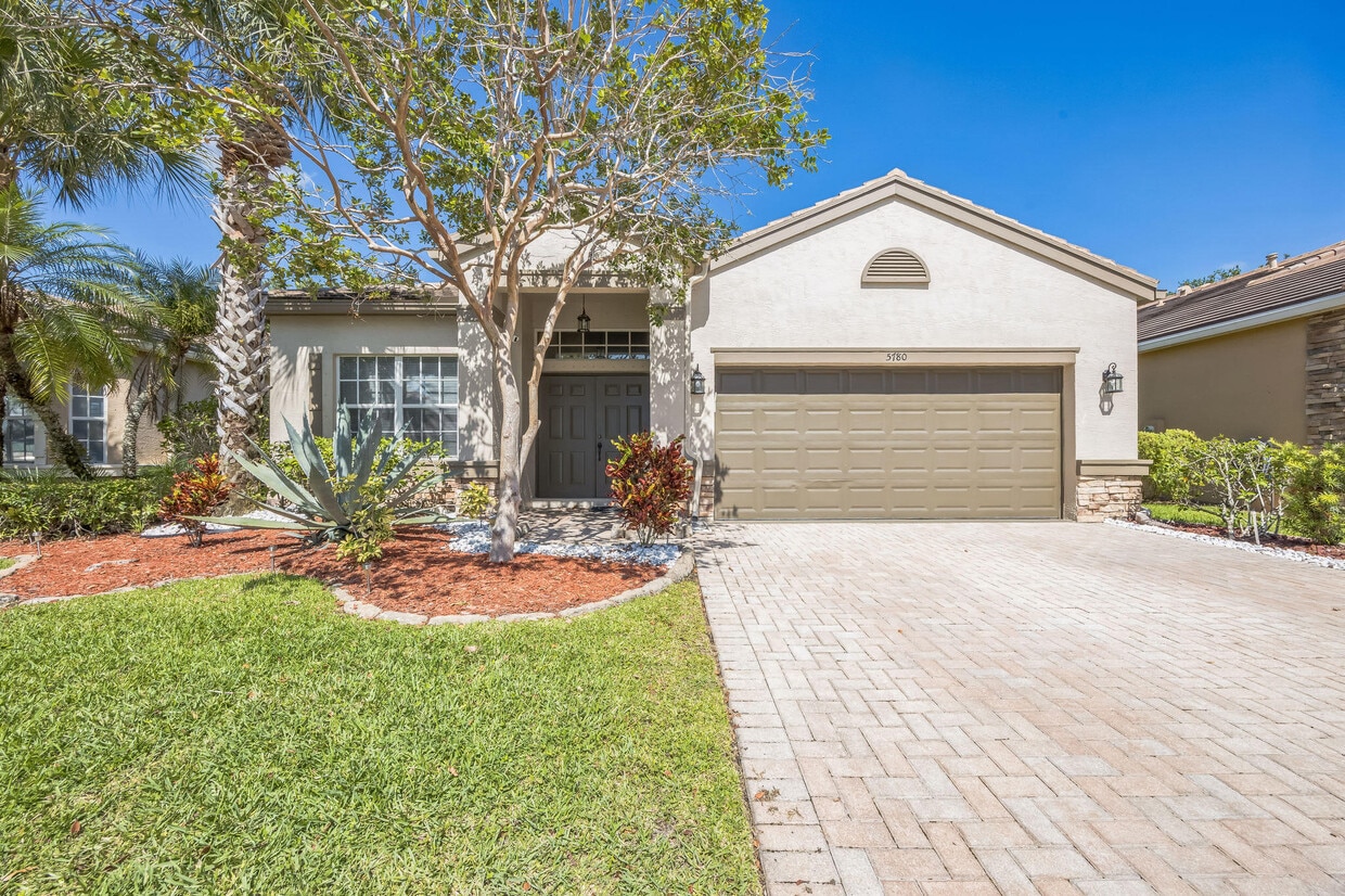 Primary Photo - 5780 Saddle Trail Ln