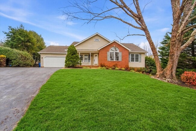 Building Photo - 11824 Hoover Ln