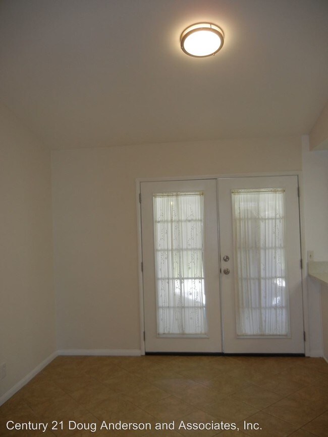 Building Photo - 2552 Emerald Ln