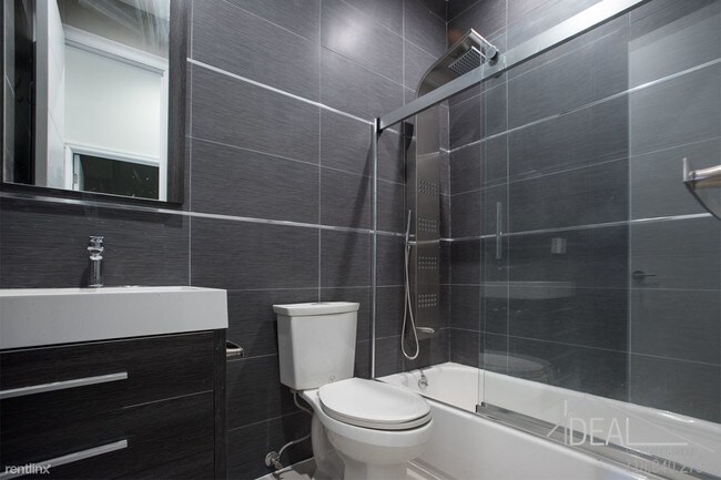 Foto del edificio - 226 Monroe St