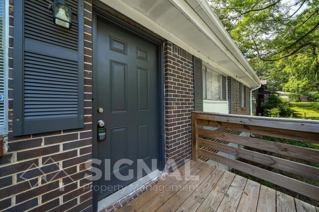 Building Photo - 320 Argonne Dr NE