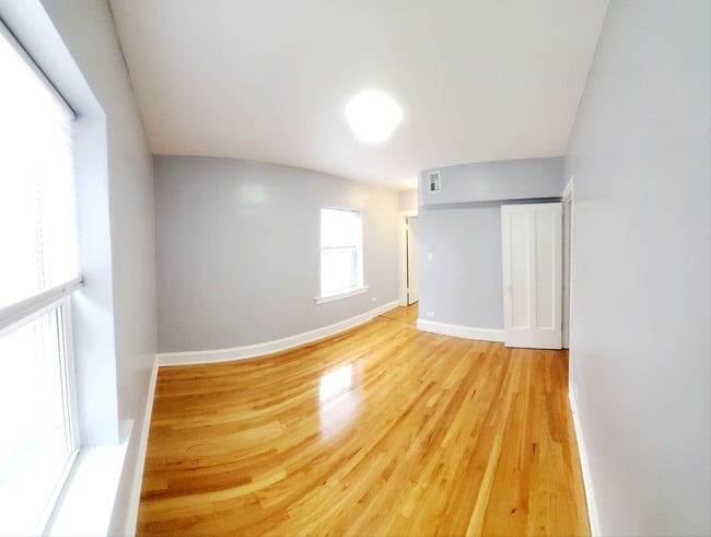 Building Photo - 4023 S Francisco Ave