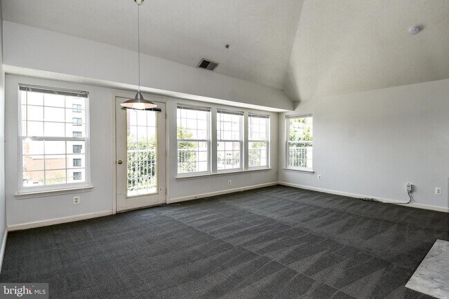 Building Photo - 8183 Carnegie Hall Ct