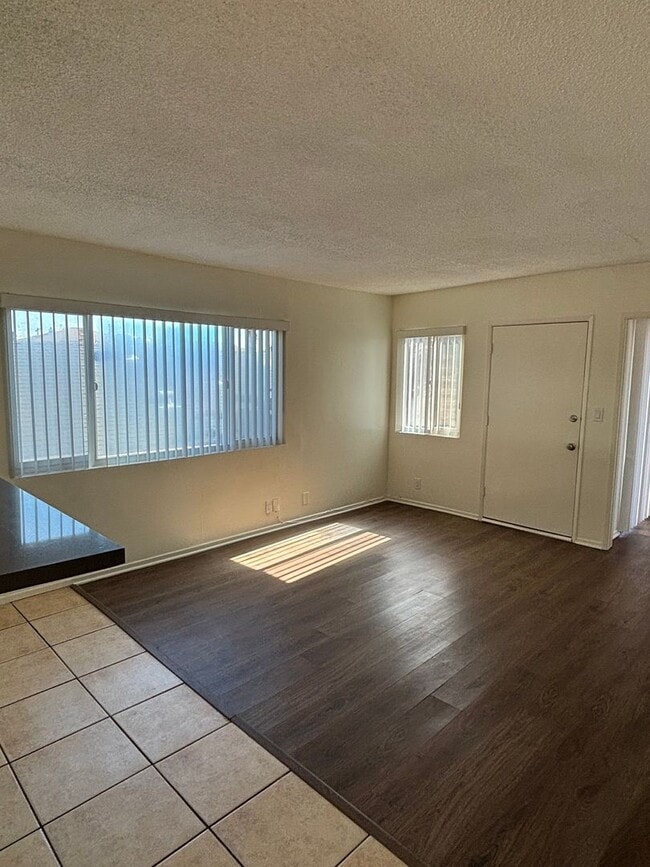 Building Photo - Spacious 4 Bed/2 Bath  Apartment for Rent in San Pedro