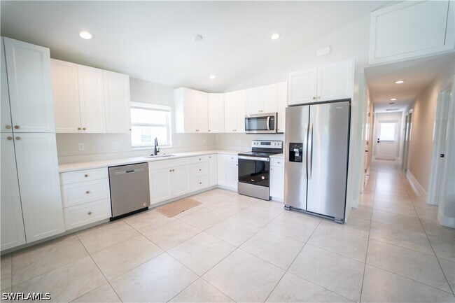 Foto del edificio - 27302 Dortch Ave