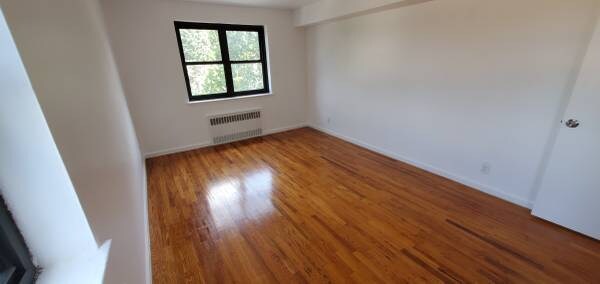 Foto del edificio - 220 Fisher Ave