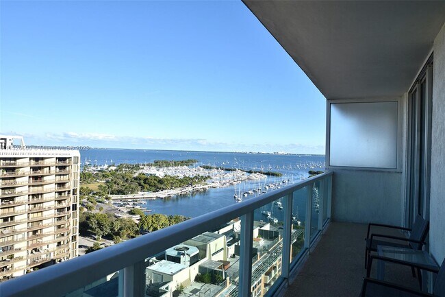 Foto del edificio - 2889 McFarlane Rd