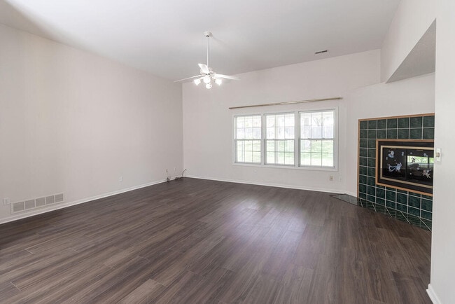 Building Photo - 3700 Wakefield Dr