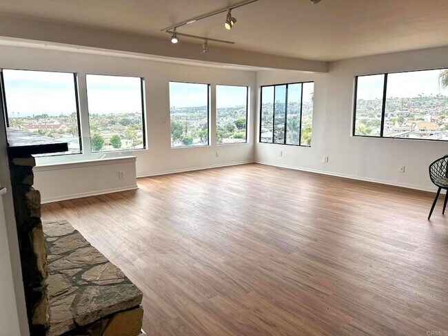 Building Photo - 25072 Alicia Dr