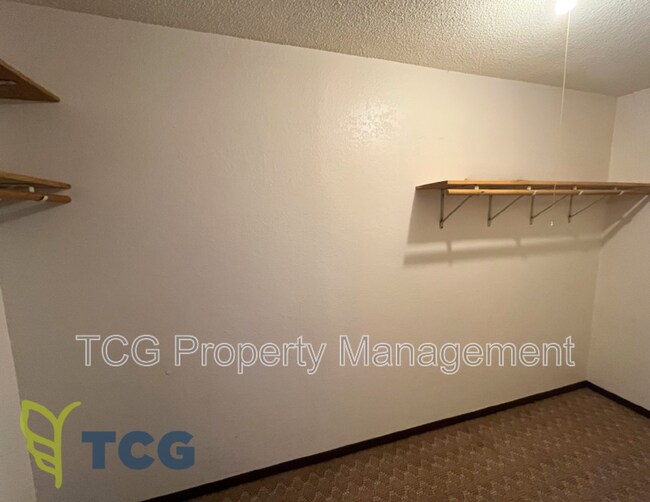 Building Photo - 2-3 3 Michael St