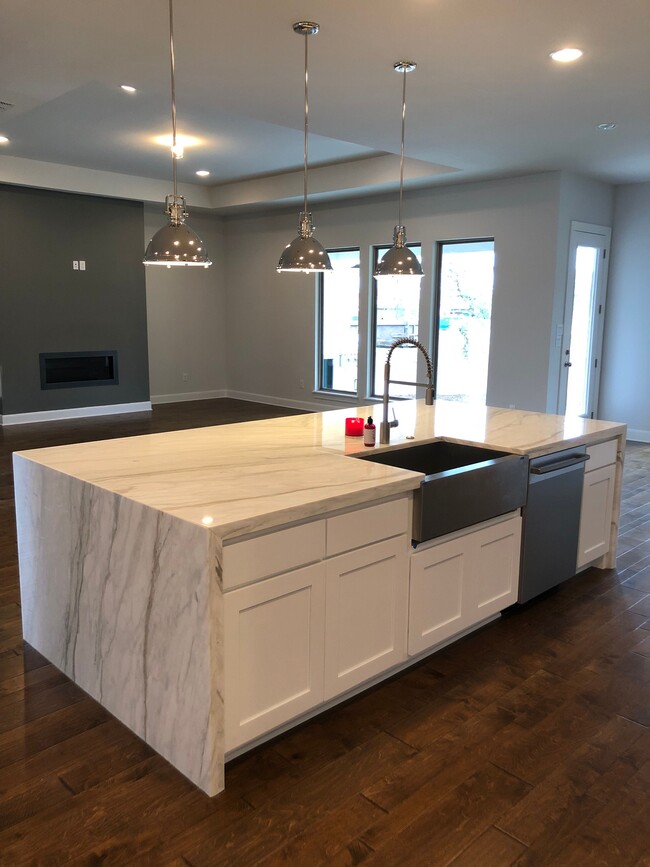 Kitchen/Great Room - 534 Talmadge Ln