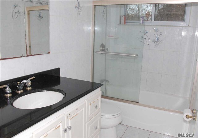 Building Photo - 9 Wicks Dr