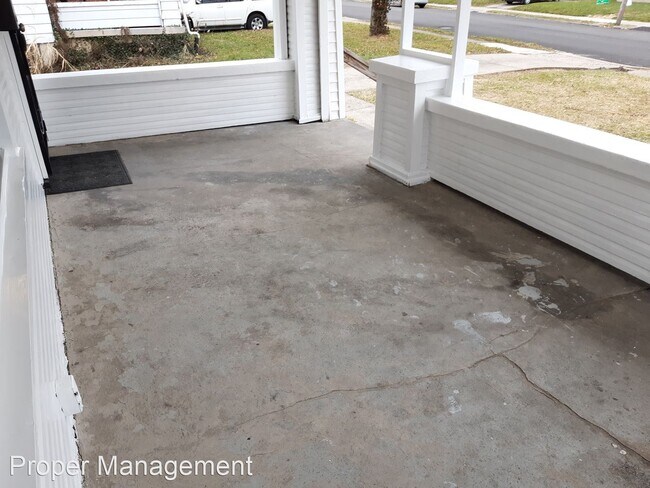 Foto del edificio - 3 br, 1 bath House - 116 Redwood Ave.