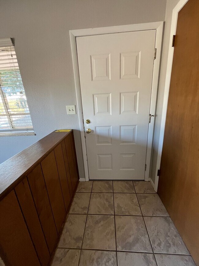 Foto del edificio - 3-Bed, 2-Bath Duplex across from Lake Loveland!