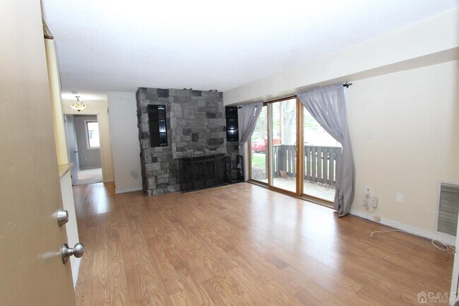 Building Photo - 1113 Aspen Dr