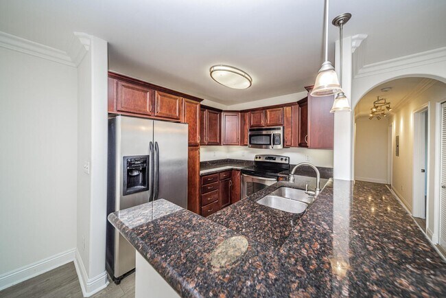 Foto del edificio - Bright 3BD/2BA Upper Condo in Oceanside with Balcony, Community Pool & Tennis Courts