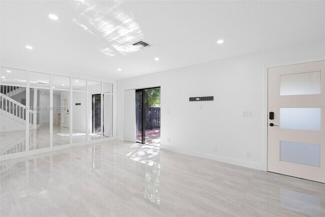 Foto del edificio - 2622 NW 99th Ave