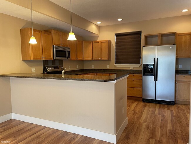 Building Photo - 3 br, 2.5 bath Condo - 267 S Eastowne Dr