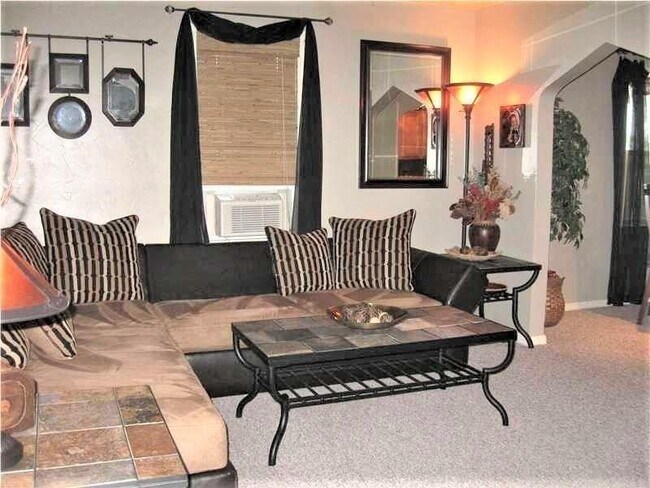 Building Photo - 116 Adams St