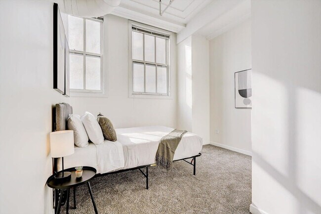 Foto del edificio - 50 N Illinois St